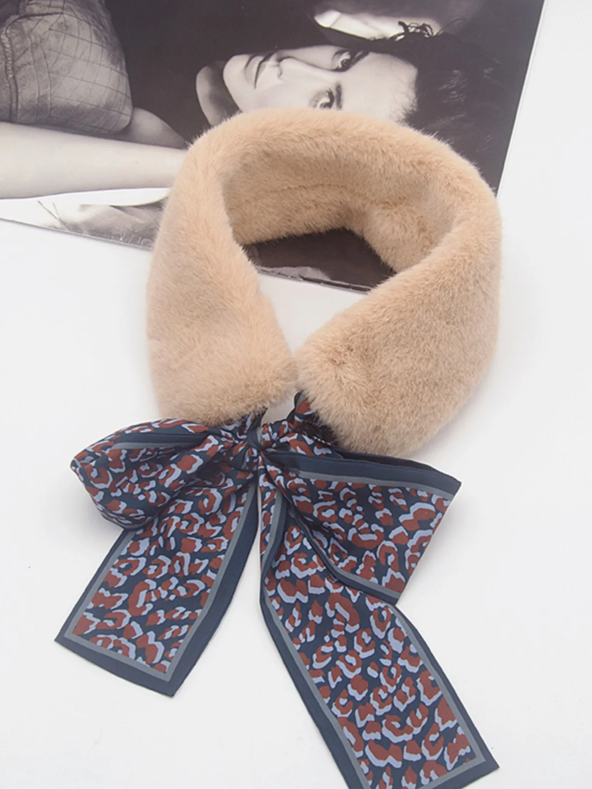 Faux Fur Scarf , Korean Style Winter Leopard Print Scarf with Bow Tie  Faux Fur Collar, Neck Warmer Scarf