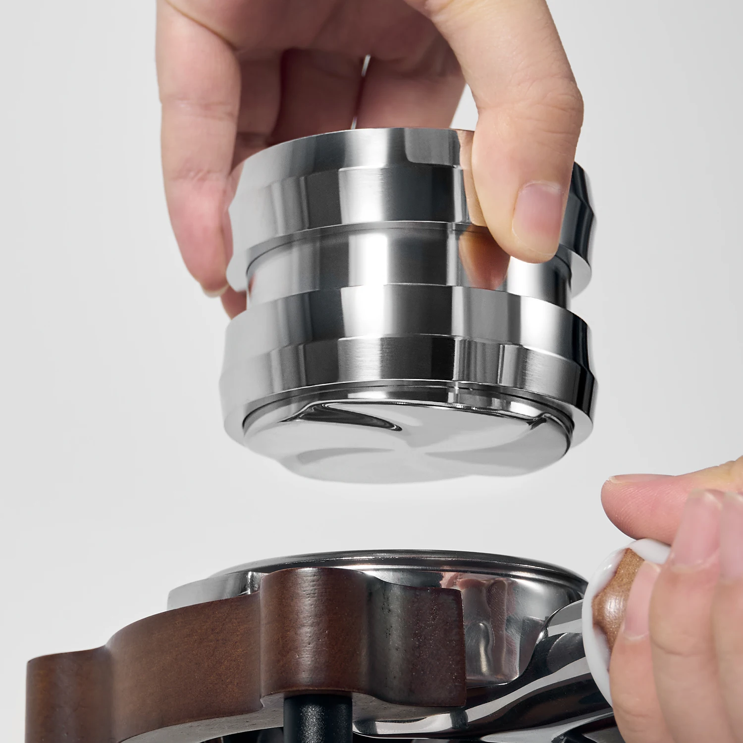 

304 Stainless Steel Eco-Friendly 51mm/53mm/58mm Gravitational Force Coffee Leveler Espresso Coffee Distributor