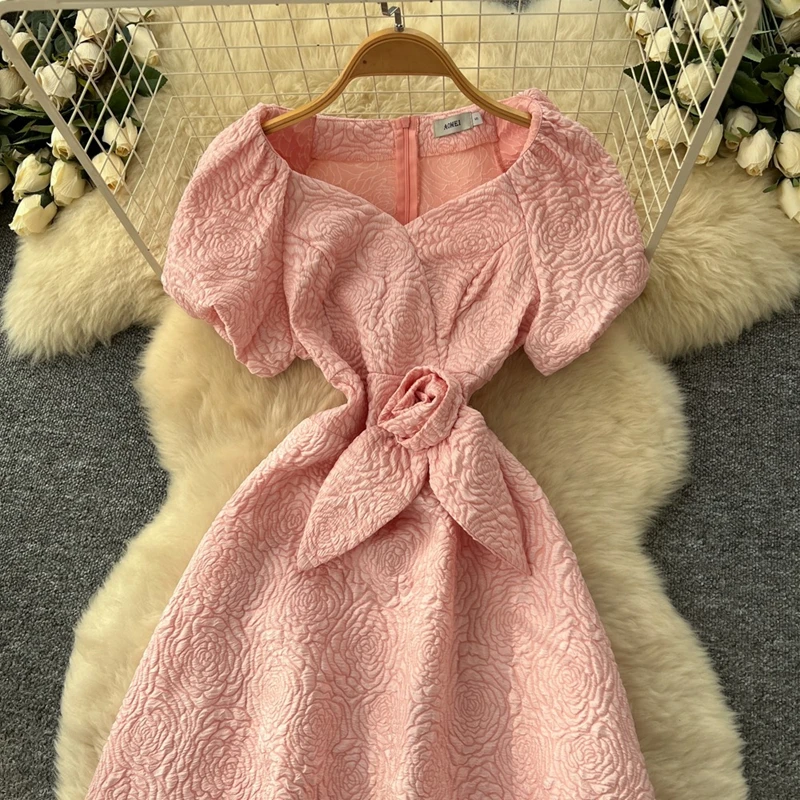 Vestido con textura de manga abombada y flores tridimensionales para mujer, industria pesada, cintura ceñida, temperamento delgado, para banquete