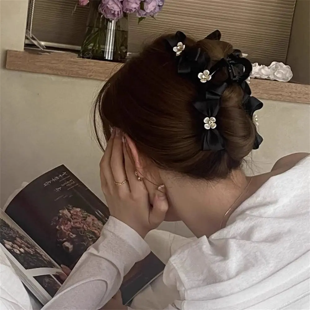 

Elegant Black Bow Hair Claw Clip with Flowers Romantic French Style Snap Claw for Women Classic Hair Clip for Formal Events