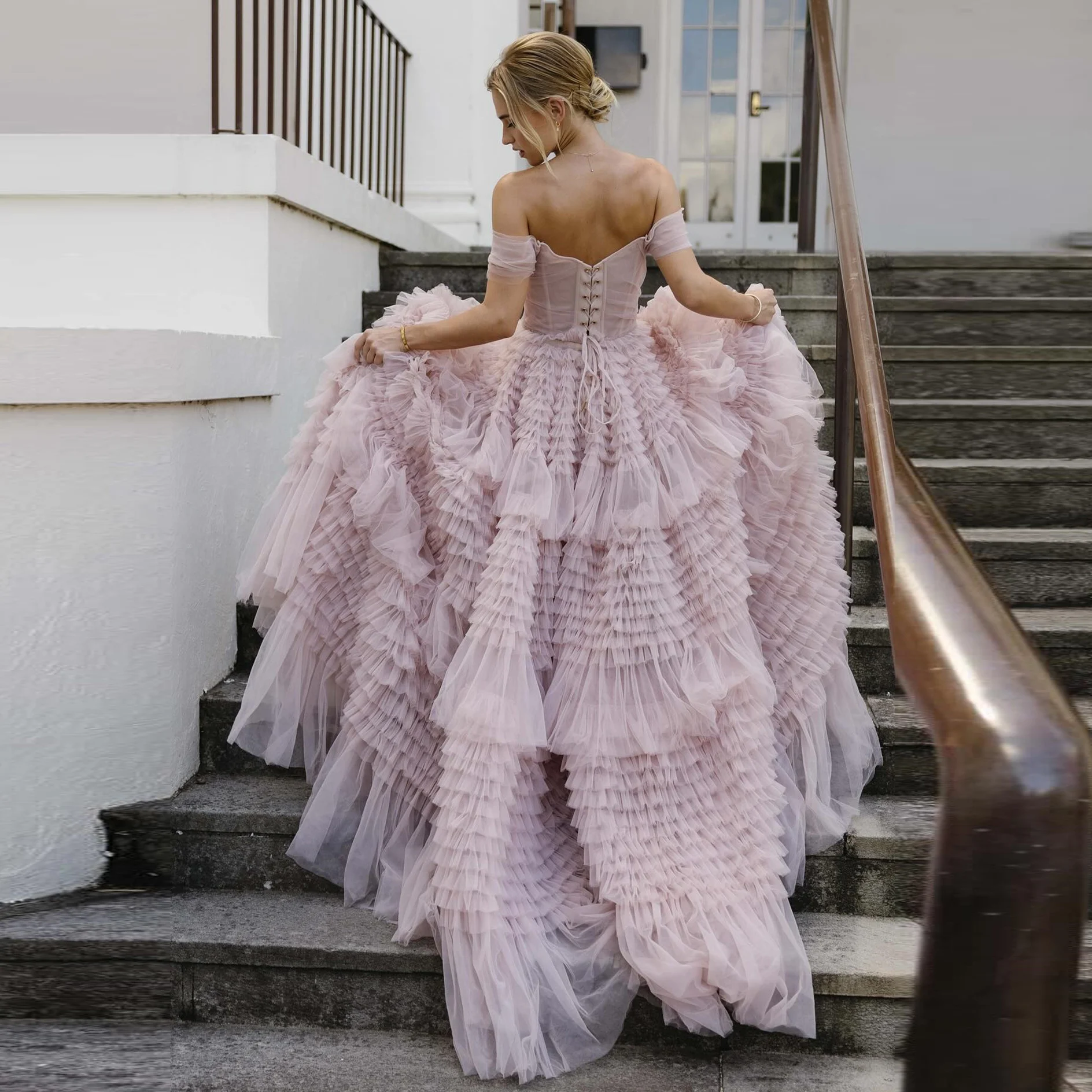 

Blush Pink Off Shoulder Tulle Prom Dresses Corset Tiered Ruffle Ball Gown With Lace Up Back Brides Evening Gowns Party Dress