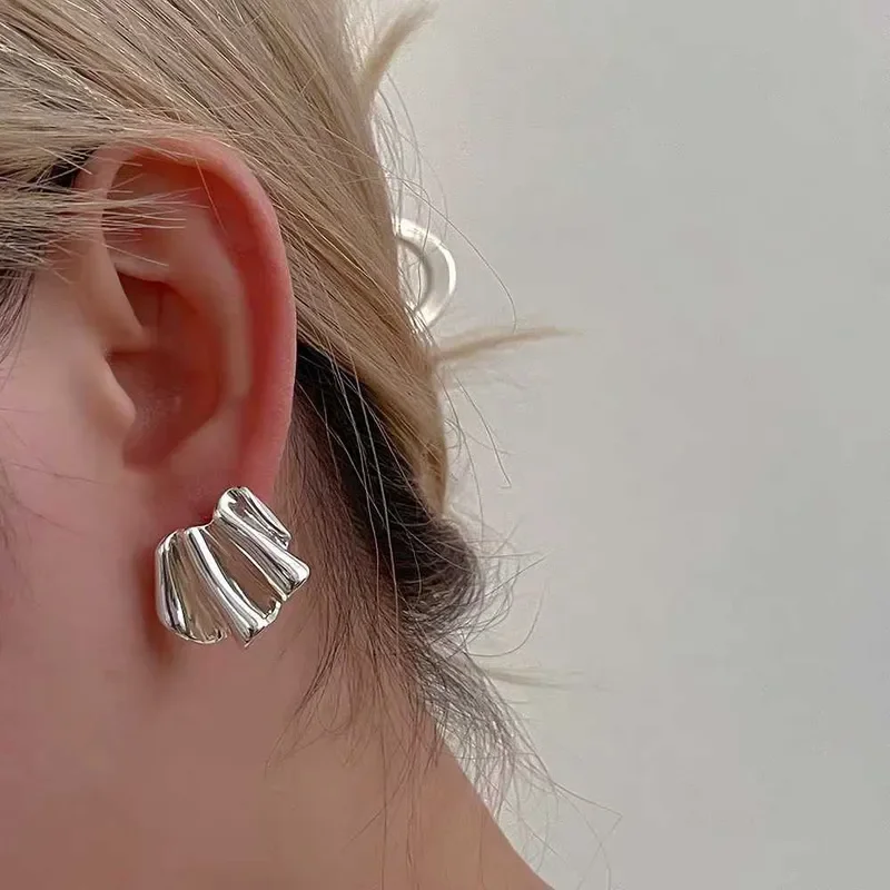 Korean design stud earrings cold wind earrings women's geometric French high-end earrings fashionable retro versatile