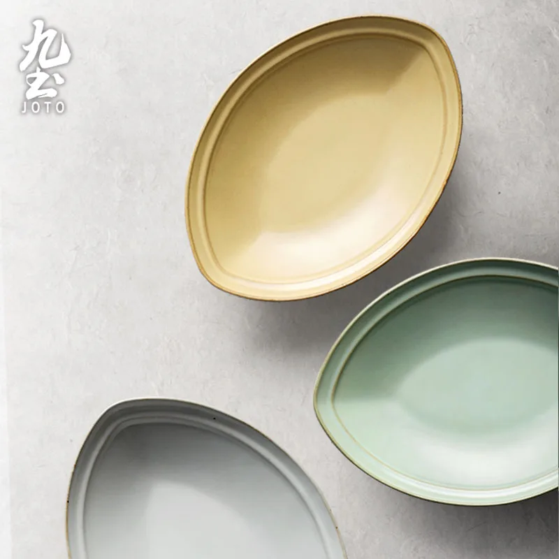 

JOTO Japanese Irregular-Shaped Ceramic Dinner Plate CJR0466