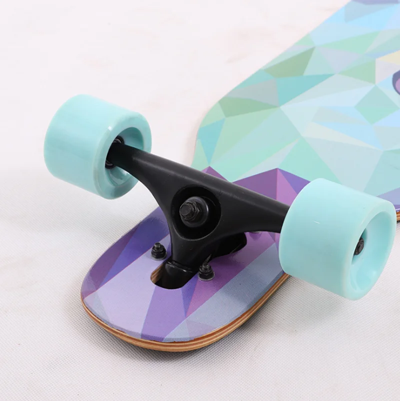 لوح تزلج احترافي للشاحنات عالية الأداء 100% لوح تزلج من خشب القيقب Aeck