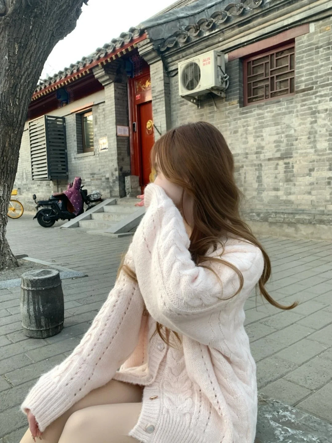 Słodki Różowy Sweter Rozpinany z Dekoltem w Serek, Damski Luźny Kardigan z Wzorem Twist, Odmładzający, Idealny na Zimę, do Noszenia na Co Dzień