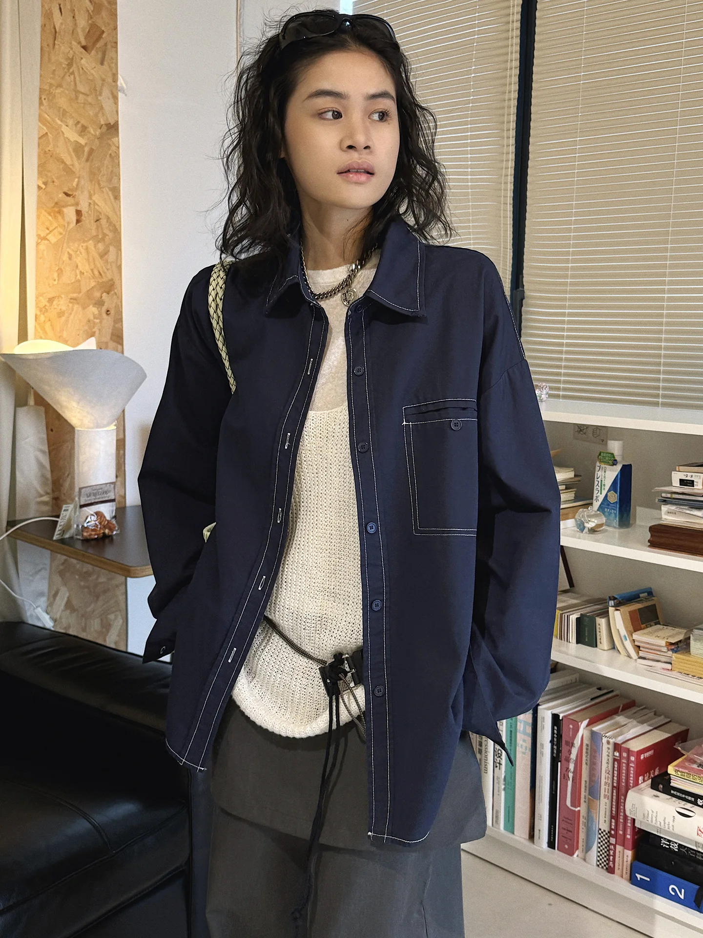 Spring and summer workwear with visible lines, spliced buttons, imitation denim shirt, large pockets, loose top for women