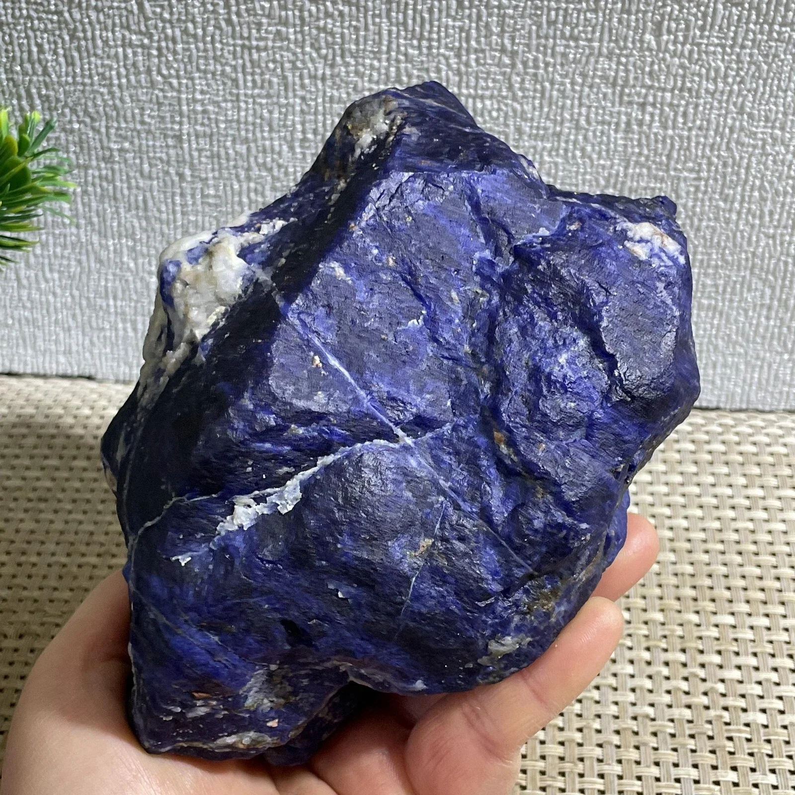 

Natural Formed!Blue Sodium Stone Rough Ore, Quartz Crystal Blue Rock, Mineral, Spiritual Energy, Healing Raw Stone