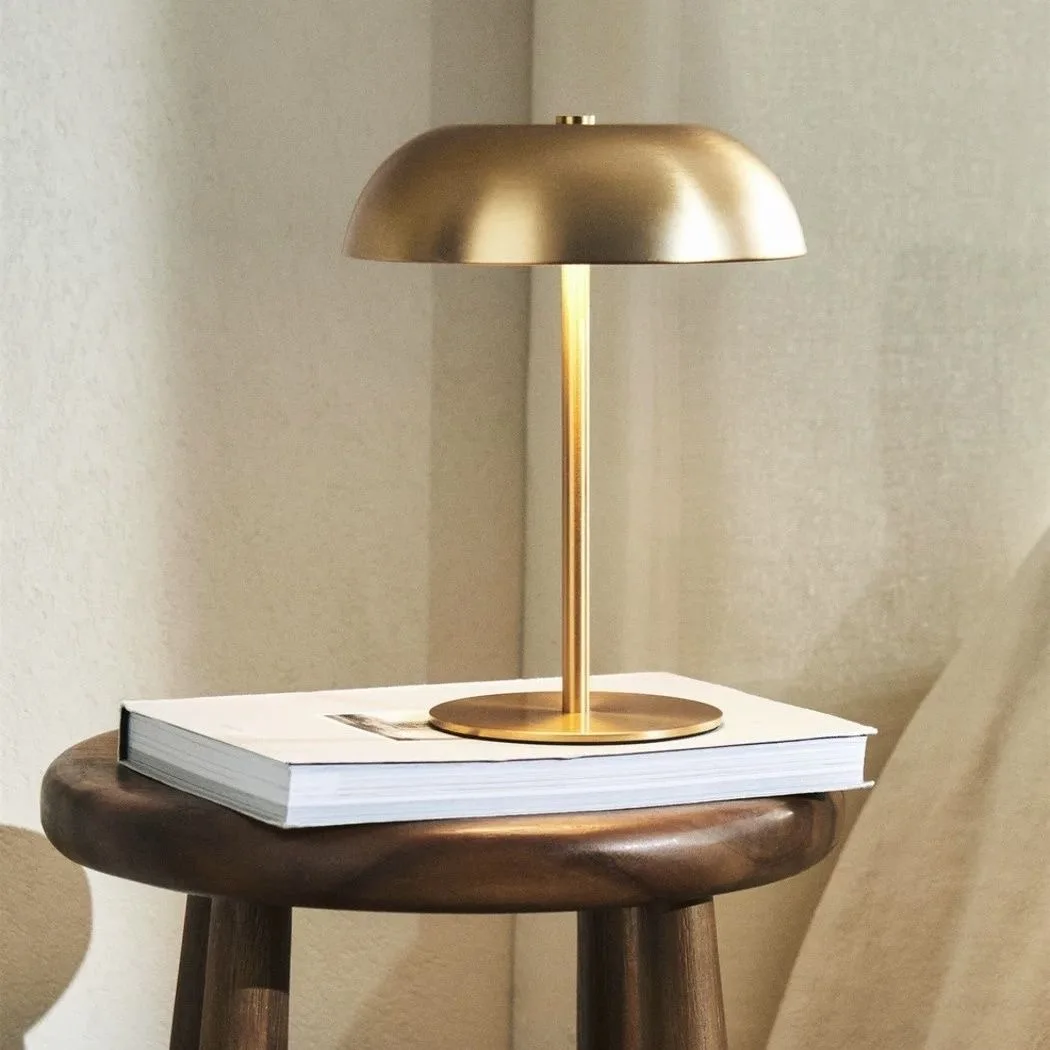 

Беспроводная настольная лампа с сенсорным управлением, 3 цвета, регулируемая LED-лампа, перезаряжаемая портативная прикроватная лампа для дома, офиса, декора, подарок