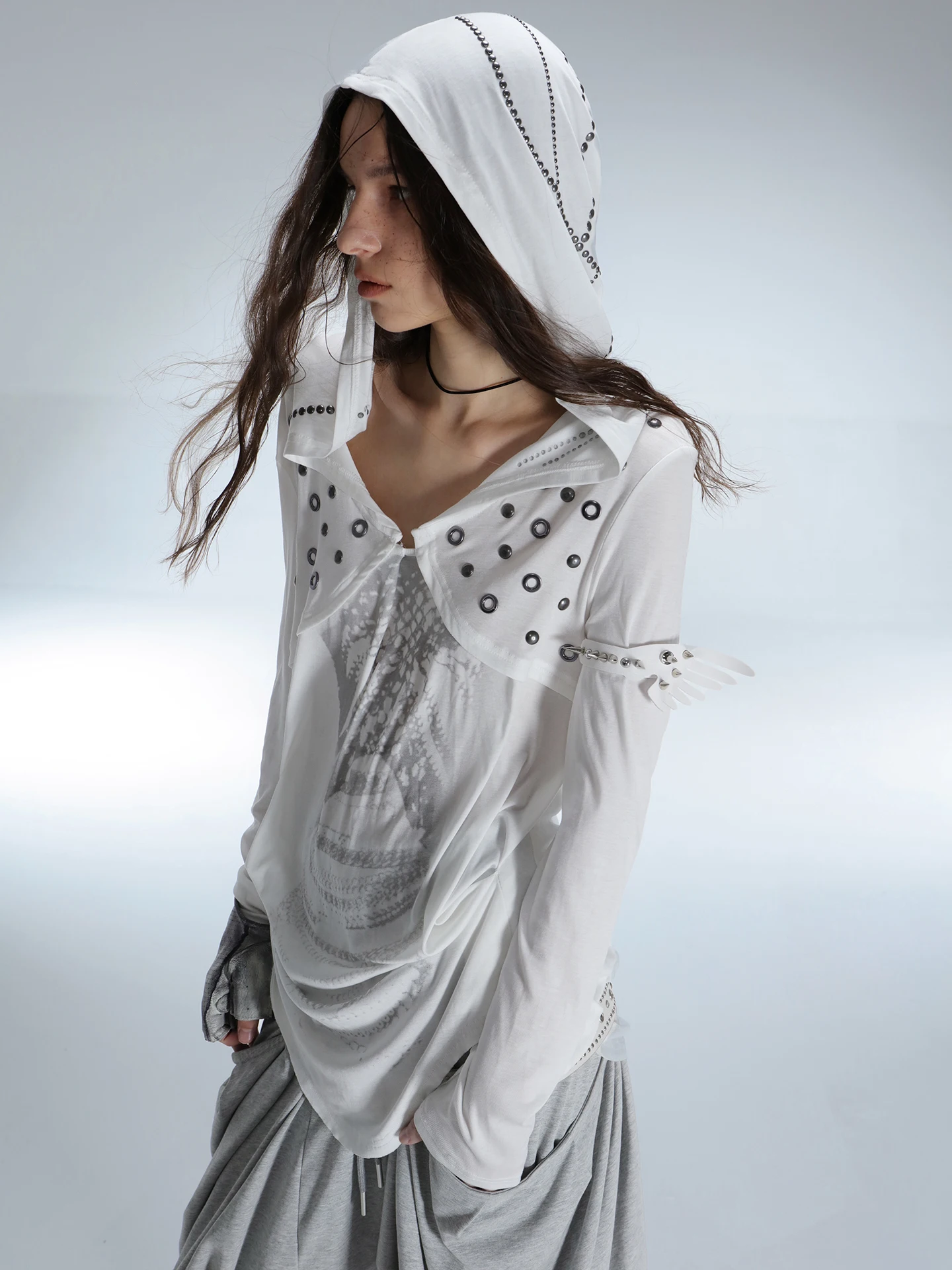 

DoublePunch Autumn Winter Original Unique Armor Hooded Lightweight Diamond Studded Layered Base T-irt Women's Faion