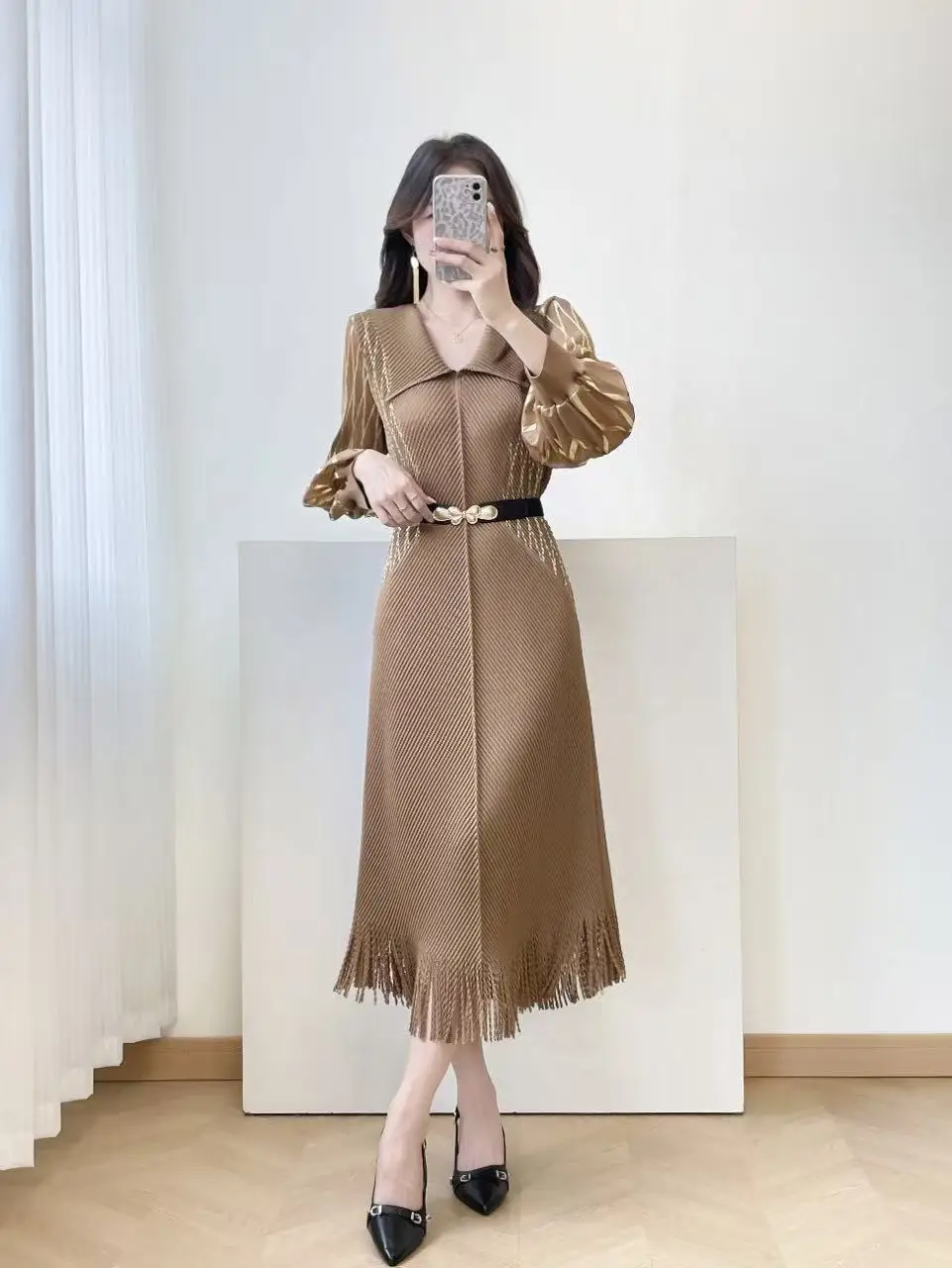 Miyake 2025 Autunno Inverno Nuova Scaglie di Pesce Pieghettato Lace-up Vita Sottile Abito A Pieghe Moda Donna Temperamento Versatile Donne