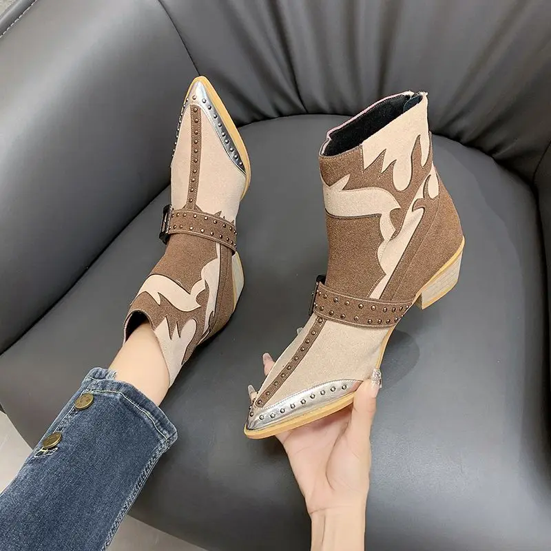 2024 nowe botki damskie haftują kowbojki z dalekiego zachodu masywne obcasy krótkie buty modne Retro Classic botki kowbojki
