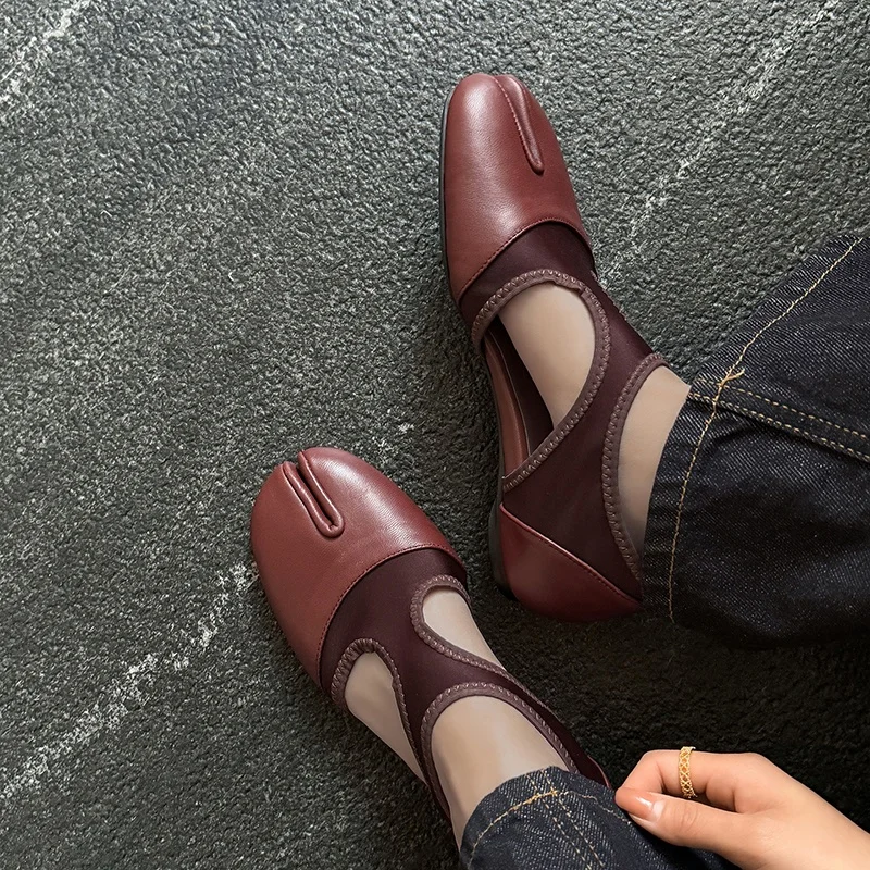 

2026 New Genuine Leather Women's Shoes Pumps Low Heels Elastic Closure Lady Summer Split Toe Sandals Female Leisure Shoes