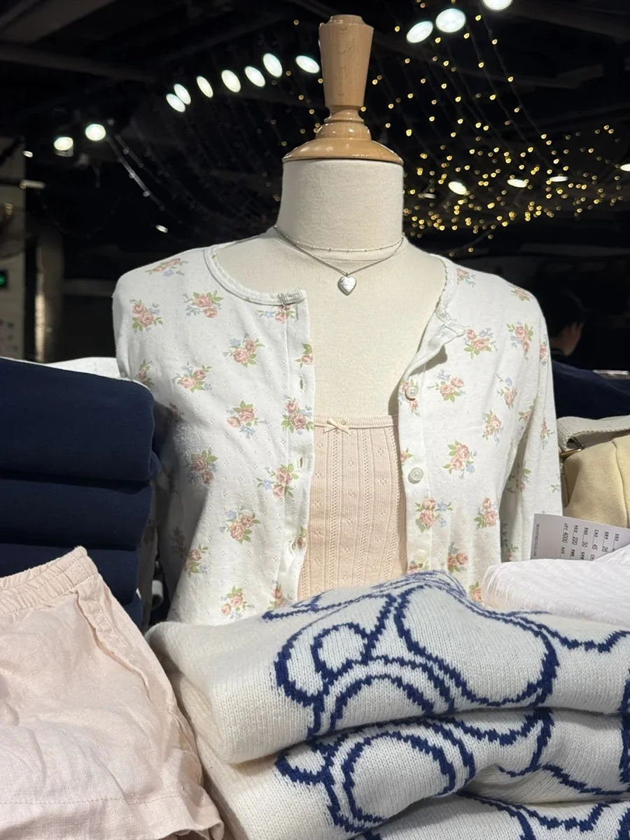 Floral Eyelet Long Sleeve T-shirt Woman Spring O-neck Single Breasted Cotton Slim Tee Shirts Vintage Sweet Tshirt Y2k Tops New