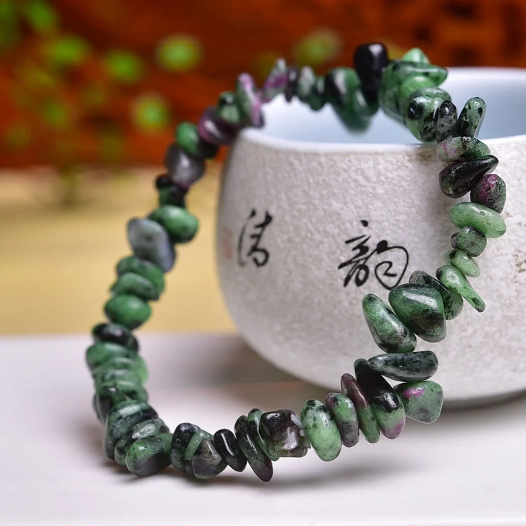 1 قطعة سوار الحصى الكريستال الطبيعي ، سوار اليشم الحصى الياقوت الطبيعي مع حجر سحق غير منتظم ، سوار الموضة