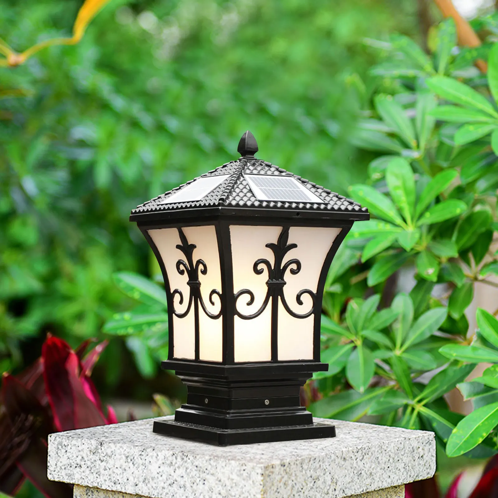 

Outdoor IP44 Waterproof Solar Post Light with E26/E27 Standard Lamp Holder for Courtyard, Villa, Porch, Garage, Aisle, Balcony
