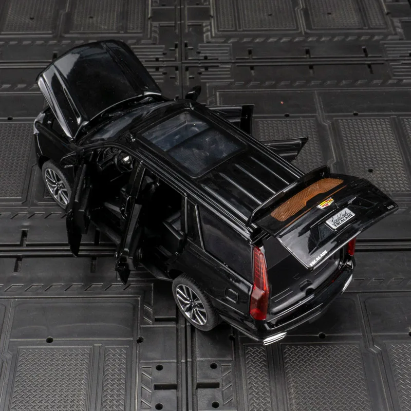 1:32 Cadillac Escalade SUV vehículo todoterreno modelo de coche de aleación, puertas y capó de motor, maletero se puede abrir mano de obra fina