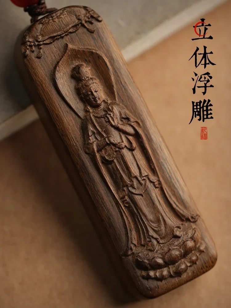 On sandalwood Chenxiang Guanyin Bodhisattva wooden pendant Buddha brand high-end 2022 new pendant necklace for men and women