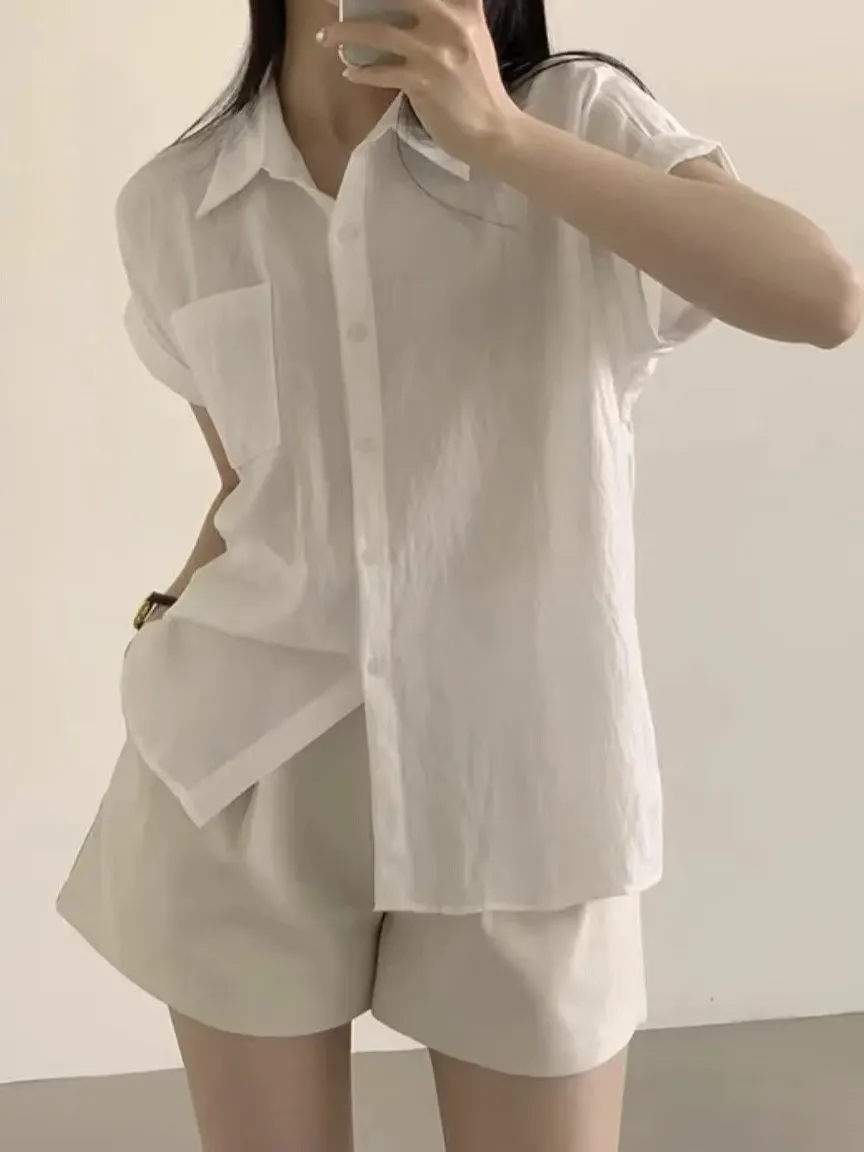 

White ort Sve Loose Women's irt Korean Sle Premium Feeling Versatile Svel Freening up Top for Younger Look