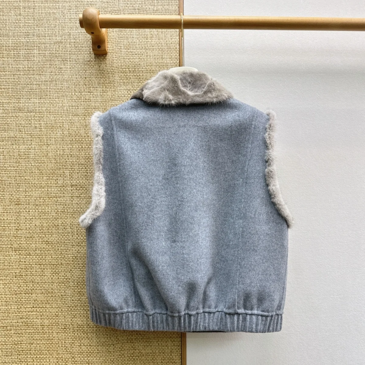 2026 High quality women's short lapel woolen vest--26730214