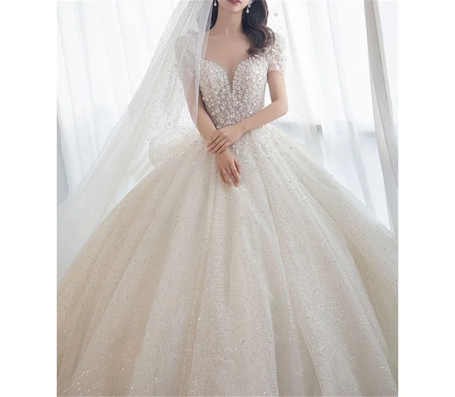 3D Floral Appliqued Wedding Dress Glitter Crystal Sequins Bridal Gown Sheer Neck Short Sleeve A Line Robe De Mariée Vestido