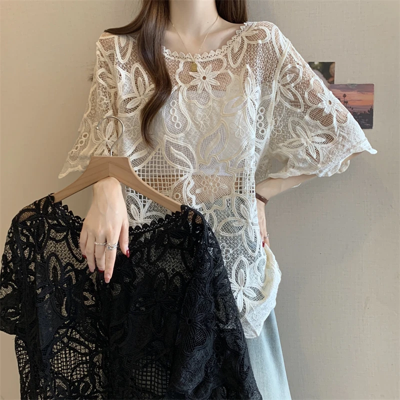 Korean Women Embroidery Tops Summer Hook Flower Hollow Out Blouse Loose Casual Clothing Knitted Pullovers Blouse