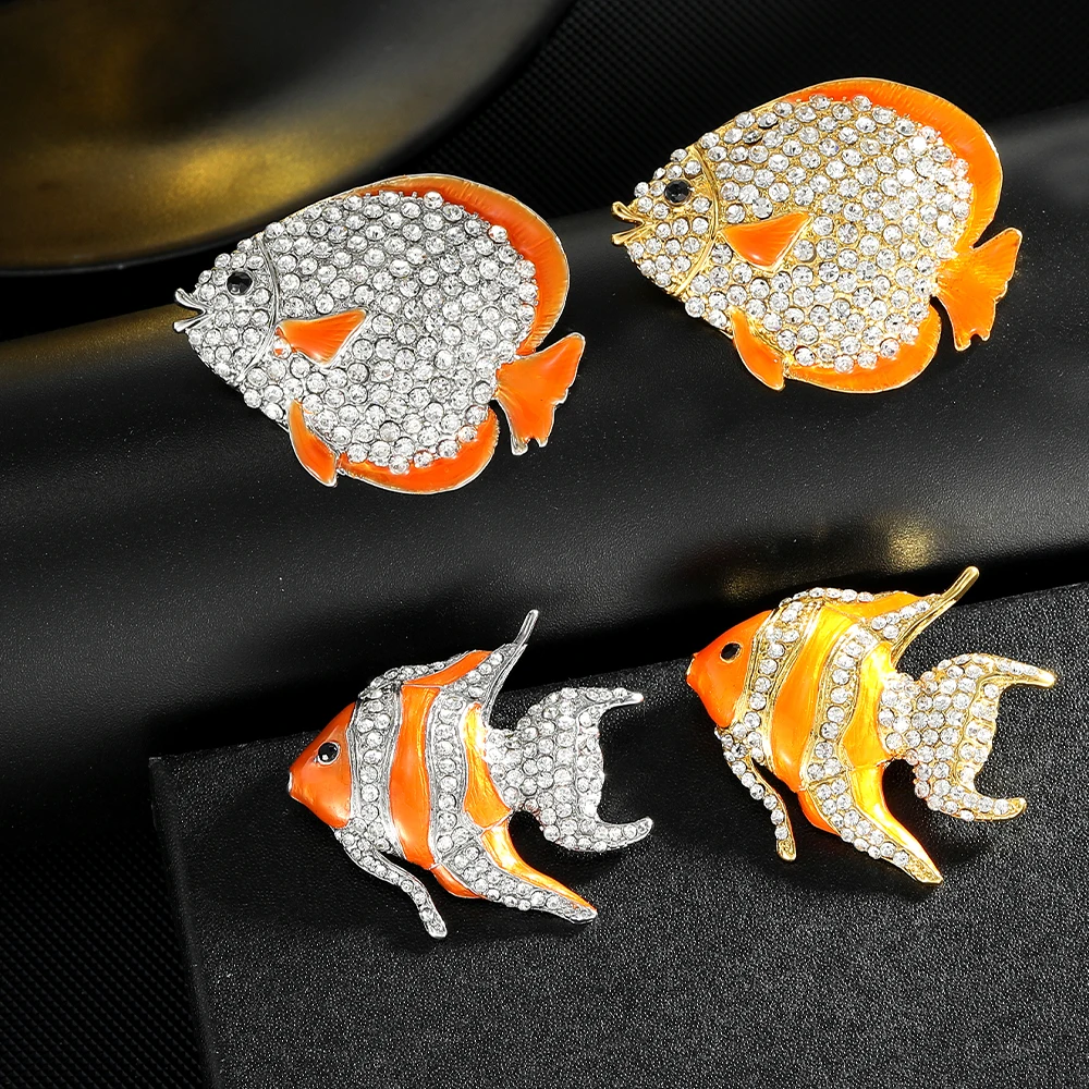 Dazzling Fish Collection Rhinestone Brooches Luxury Full Crystal Paved Goldfish Lapel Pins Cheap Women Clothes Jewelry