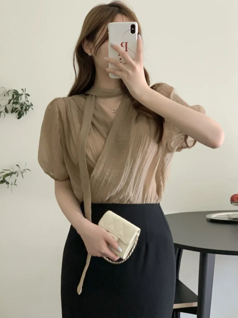 

Шикарный летний новый нежный ветер Sa Cross V-образный вырез плиссированная текстура Bubble Sve irt женский топ модный свободный крой для поездок на работу