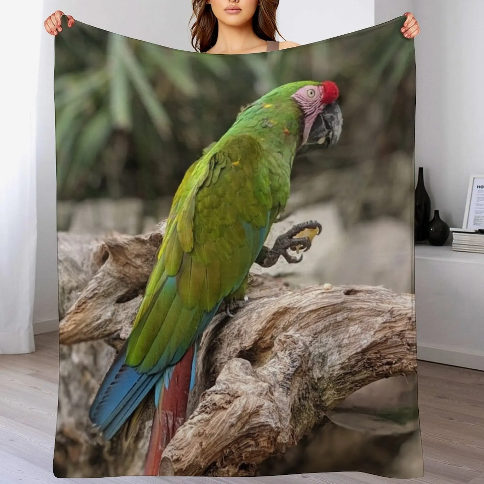 

Great Green Macaw Throw Blanket Thermal Soft Beds Moving Decoratives Blankets