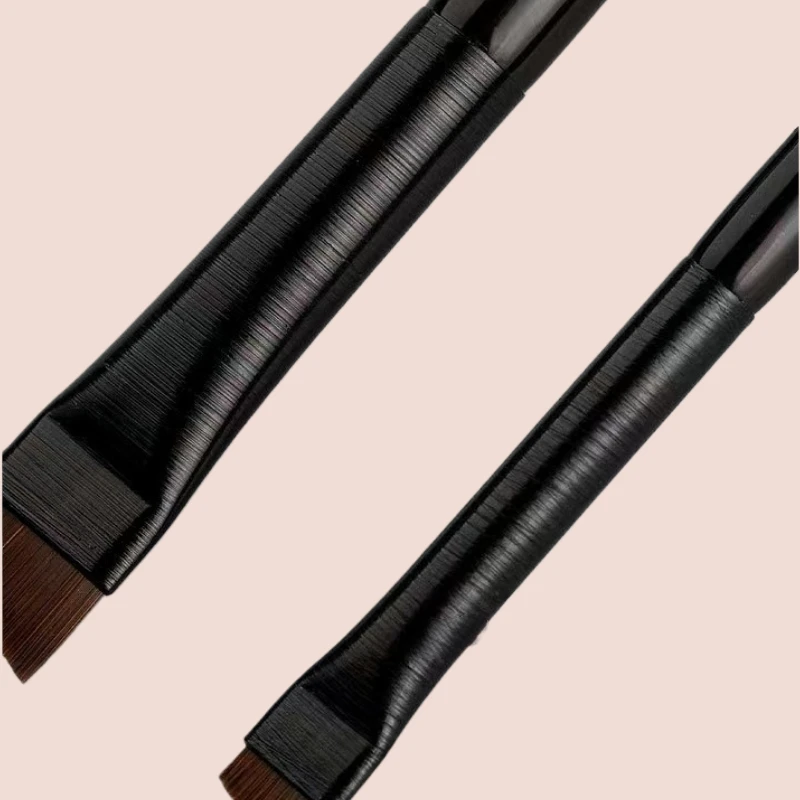 Pincel delineador de ojos, herramienta de belleza, ángulo fino