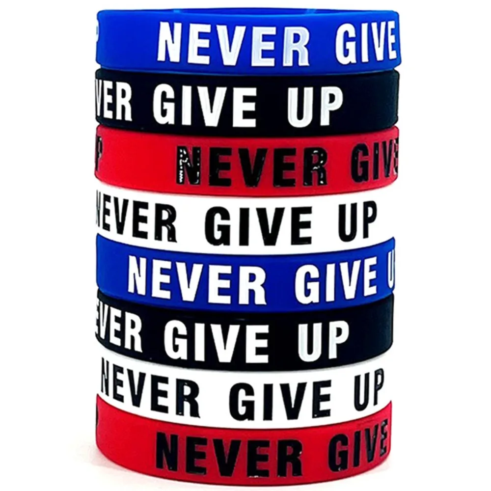 سوار معصم مقاوم للماء مع الحروف الإنجليزية لا تتخلى أبدًا مع مطابقة الإكسسوارات المعززة تشجع الأصدقاء على تقديم الهدايا #1