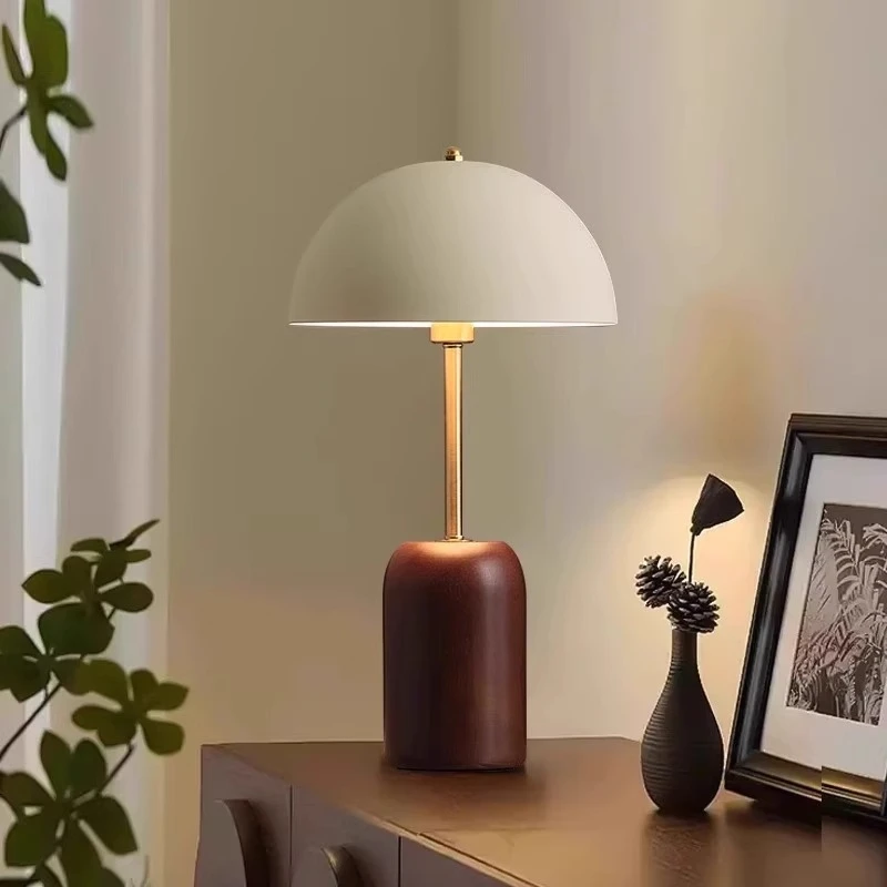 

French Medieval Vintage Solid Wood Table Lamp Led E14 Atmosphere Designer Desk Lights Bedroom Study Bedside Living Room Studio