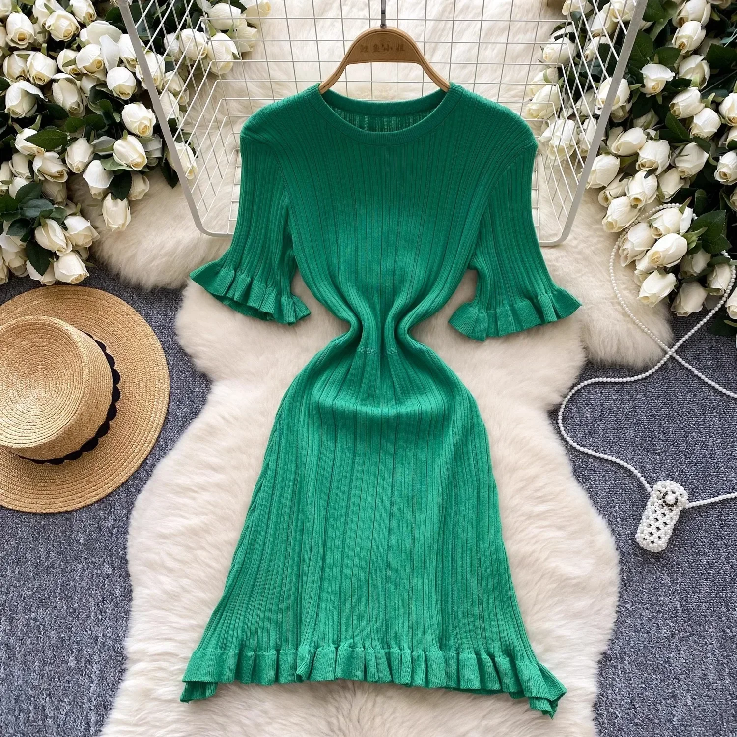 2025 neue Solide Chic Mode Sexy Paket Hüften Rüschen Mini Kleid Frauen Oansatz Dünne Elastische Gestrickte Sommer Kleid Party Vestido