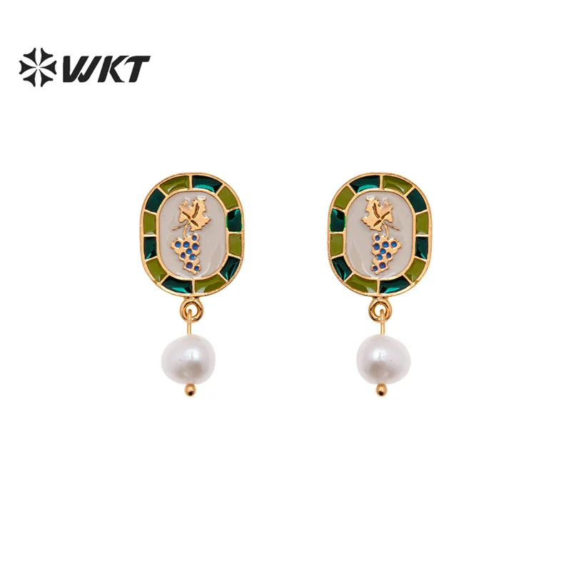 

WT-MPE070 WKT 2022 Natural enamel and pearl earrings grape pattern cute Style Gold Plated Earrings For gift party Jewelry