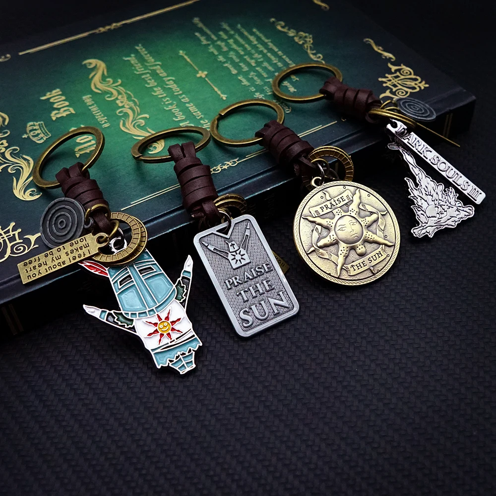 

DARK SOULS Leather Pendant Keychain Game Peripherals Accessories Antique Sun Knight Key Chain Men Key Chains Ring llaveros