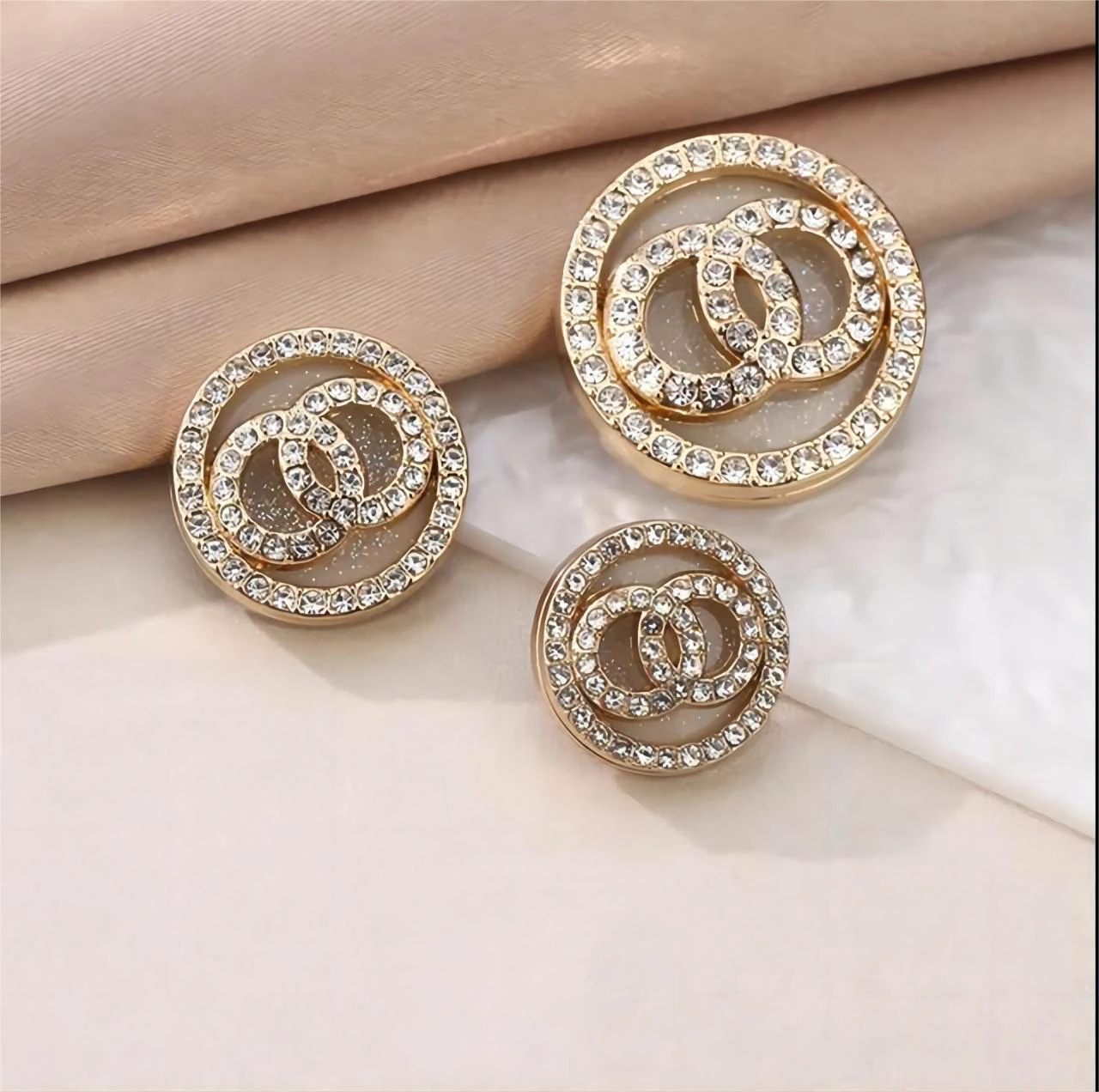 6 قطعة الفاخرة مصمم شعار جولة المعادن الفاخرة اللؤلؤ الخياطة زر للملابس الإكسسوارات اليدوية Material بها بنفسك المواد الديكور الذهبي #6