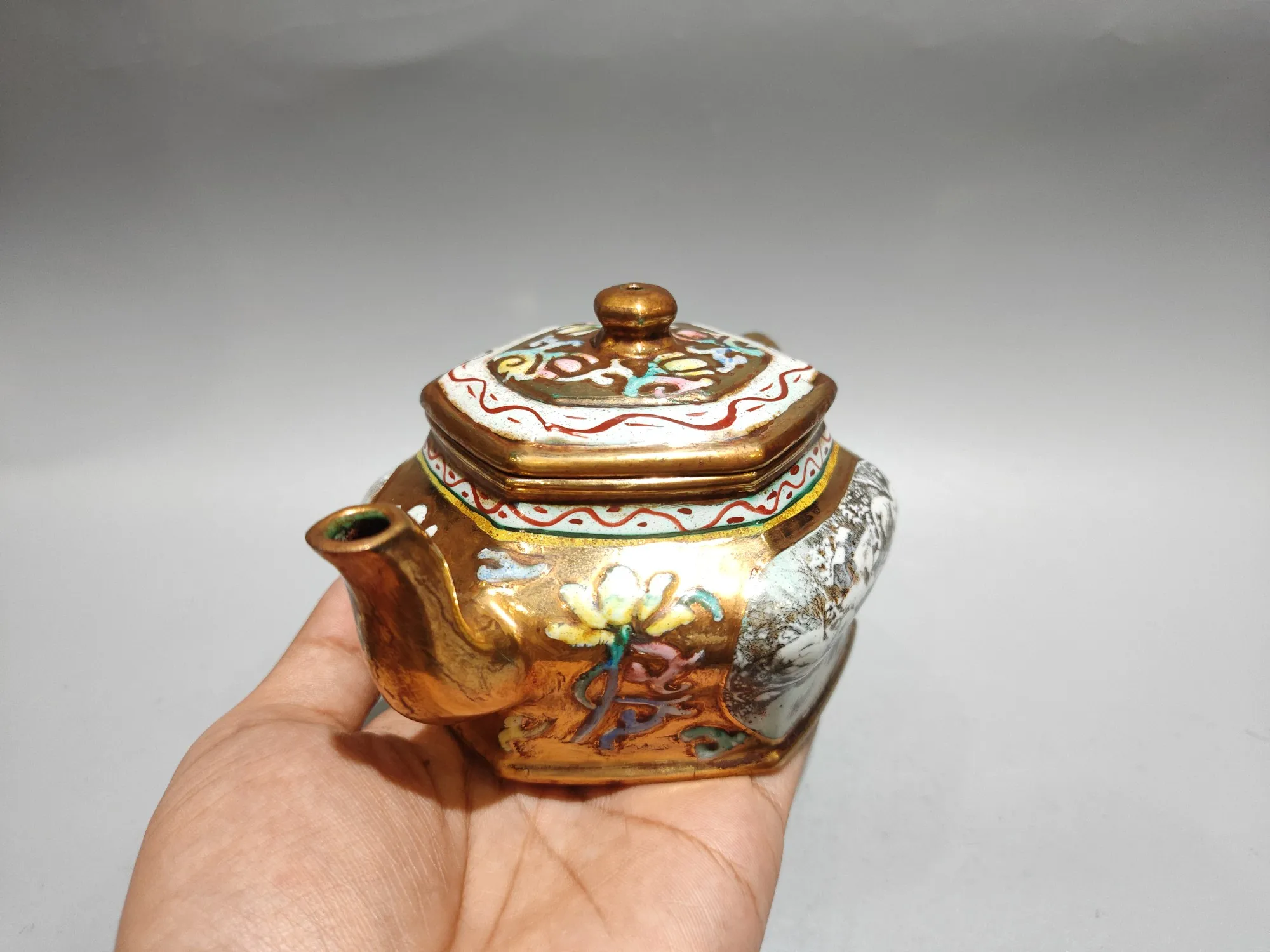 Old Yixing Purple Clay Teapot Raw Red Clay Gold painting Landscape pattern Six sided pot Kettle Teapot Flagon