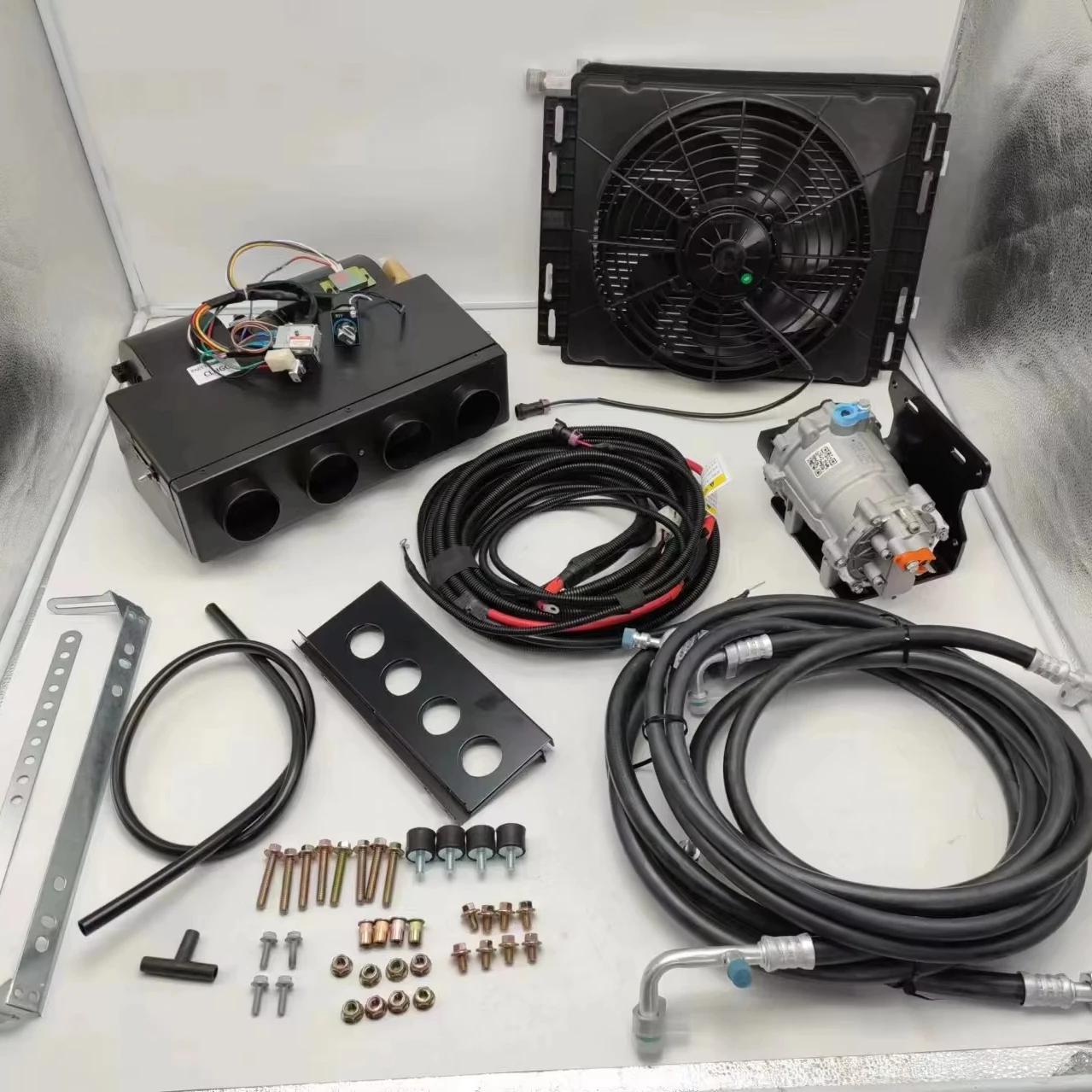 

24V Universal Under Dash Automotive Cooling Seat Air Conditioner AC Unit For Car Tractor Truck Van Caravan