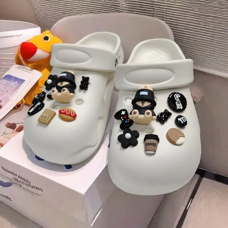 Whole Set Hot Sale DIY Hole Shoes Charms Cute Fisherman Bear Accessories Designer Quality Garden Shoe Decoration Girl Gift 2024