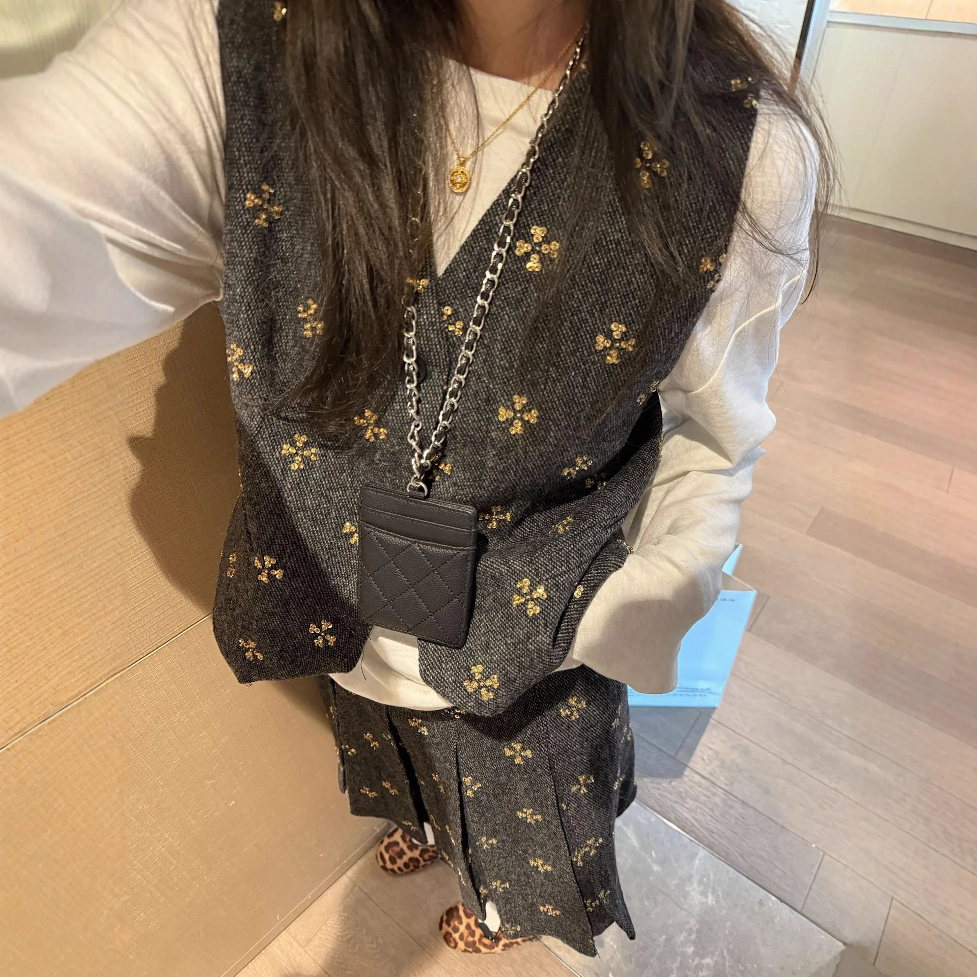 

Vintage Fashion Clover Heavy-duty Woolen Beaded Vest for Women, 2025 Autumn and Winter Layering Inner Tank Top