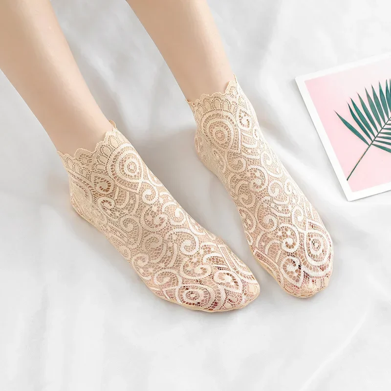 Ladies\' Lovely Floral Lace Socks Fashion Summer Mesh Short Sweet Hollow Chaussette Soft Cotton Bottom Non-Slip Loose Sokken