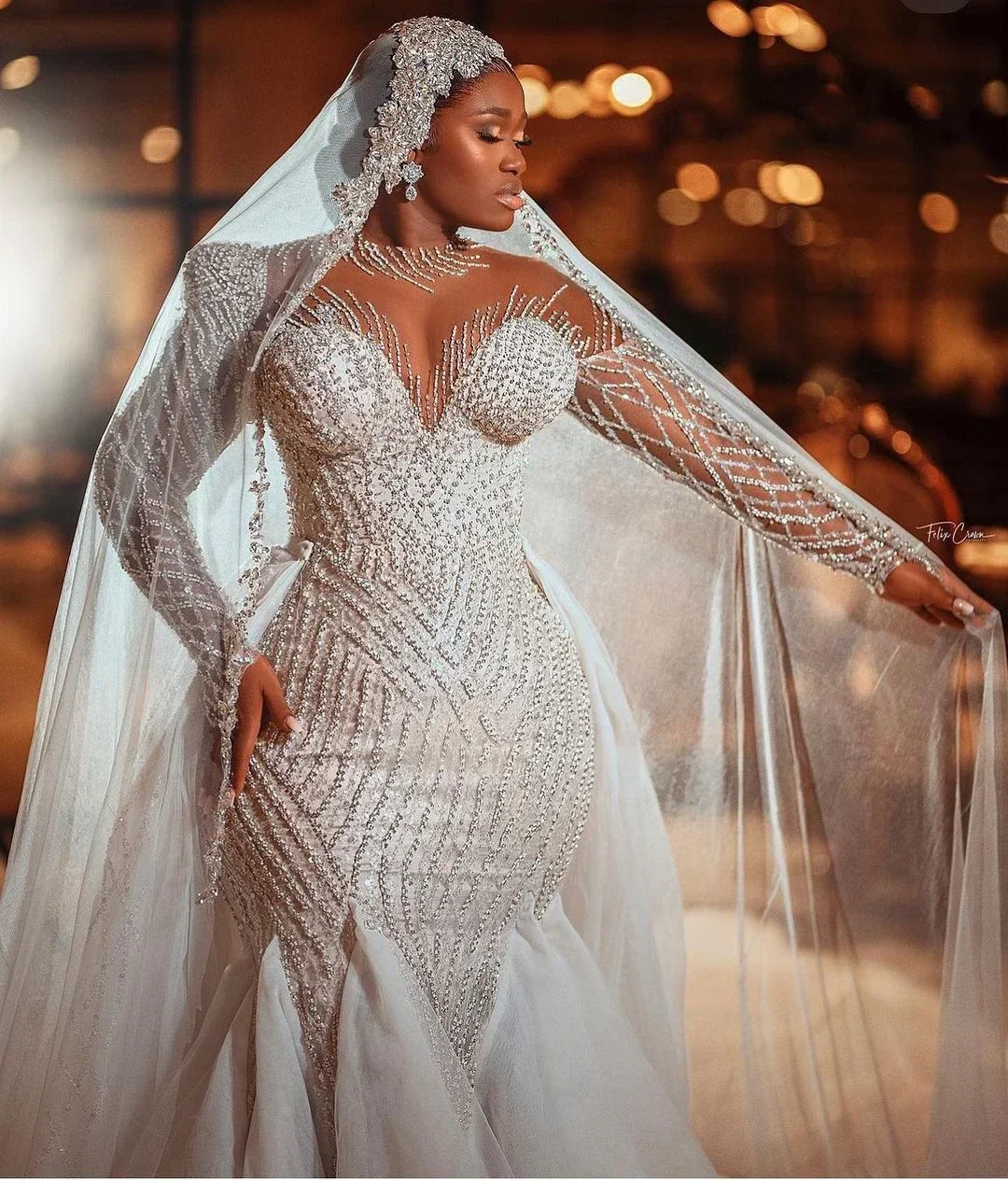 Angepasst Luxus Meerjungfrau Brautkleider Schwarze Mädchen Illusion Jewel Neck Kristall Perlen Rüschen Zug Braut Kleider Vestidos De