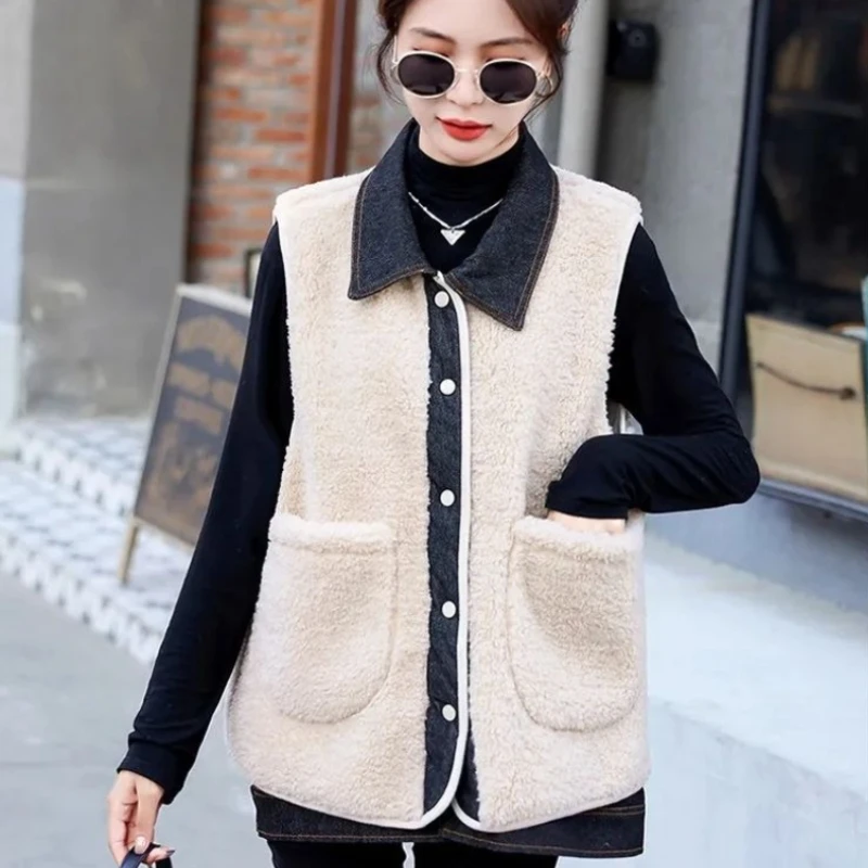 

Women's Slimming Denim Fused Puffer Vest 2025 Winter Collection Loose Fit Fashion Outerwear with Fur Lining​