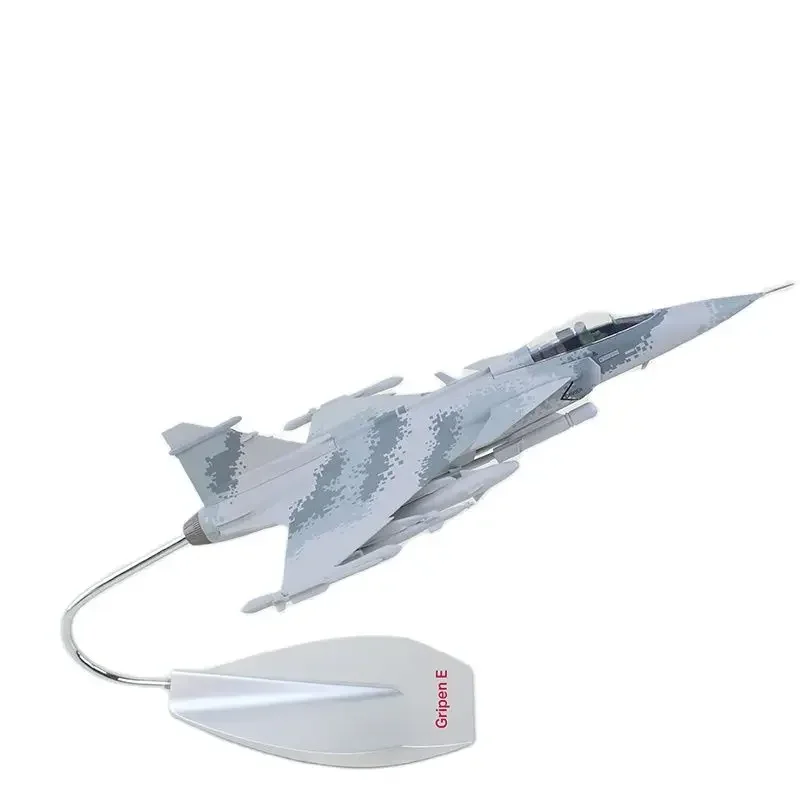 Scale 1/48 SAAB JAS-39 Gripen Miniature Diecast ABS Engineering Eco-friendly Plastic Fighter Models Souvenir Gift Toys For Boys