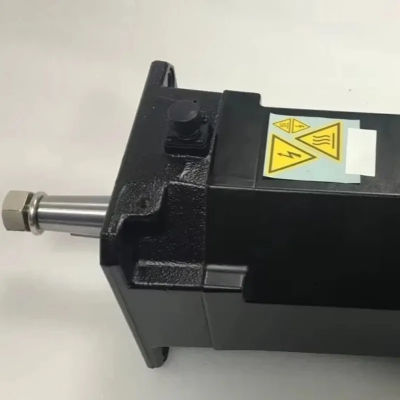 

Новые оригинальные серводвигатели A06B-0128-B577, A06B-0272-B605, A06B-2272-B605, 380В/220В, 3000Вт, с тремя частотными преобразователями