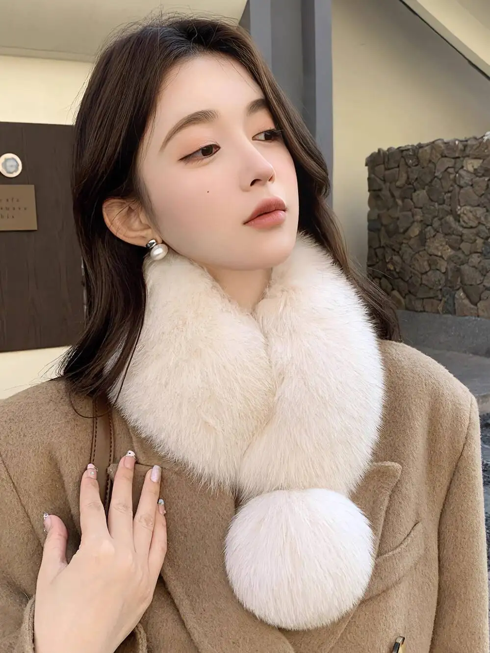 冬暖かいキツネの毛皮のスカーフファッション多用途ショートスタイルビッグボール磁気吸引バックルスカーフ毛皮のような女性の気質マフラー