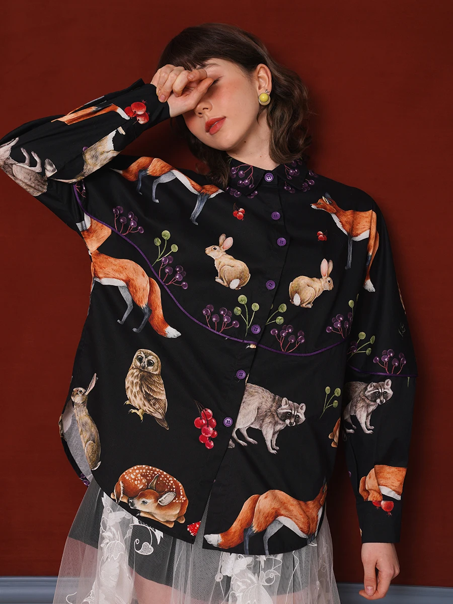 Spring ladies\' classical hand-painted animal illustration shirt