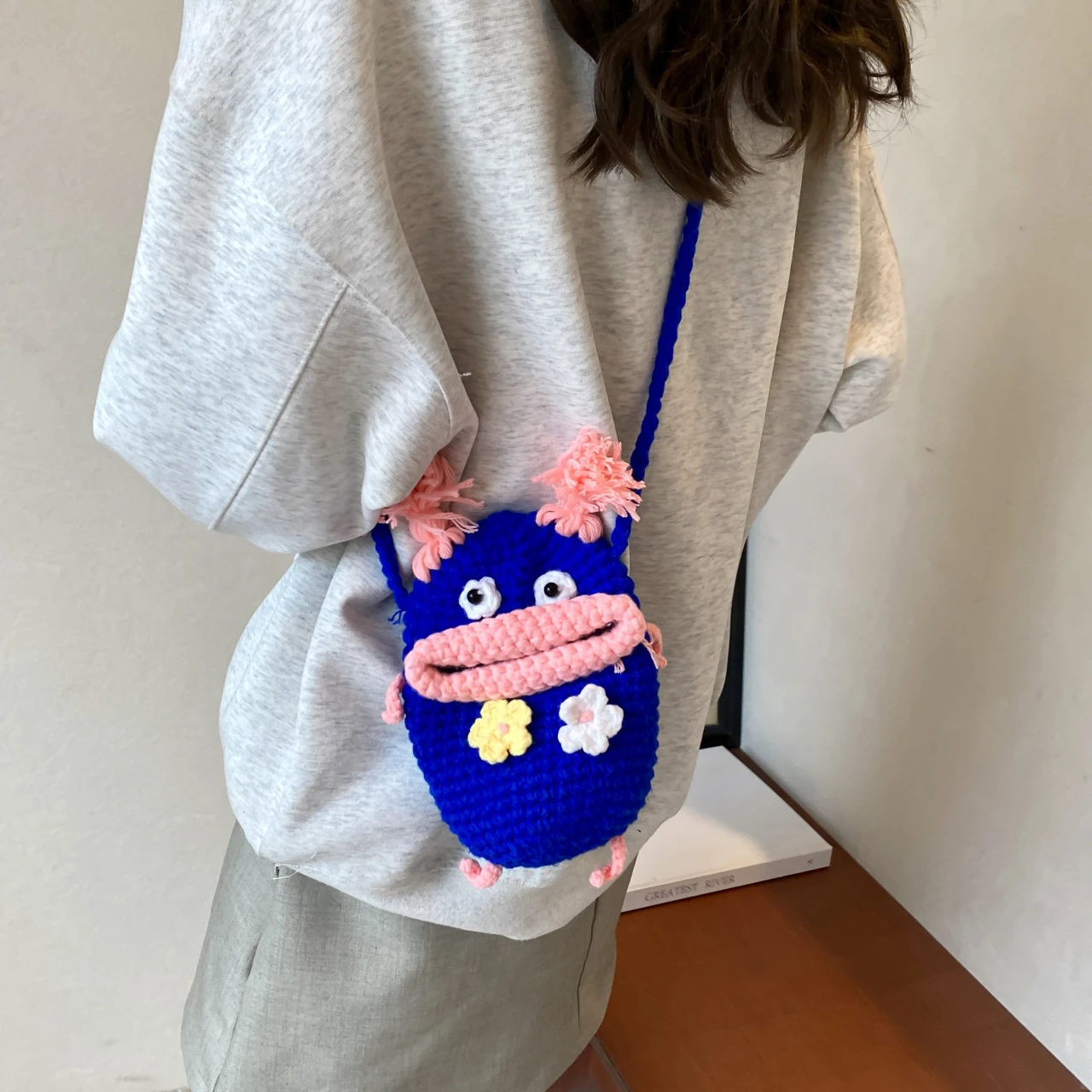 Japan style Casual Small Knitting Crossbody Bag Purse Lady Girls Cute Sausage Mouth Funny Bag Handbag Fashion Cartoon Phone Bag