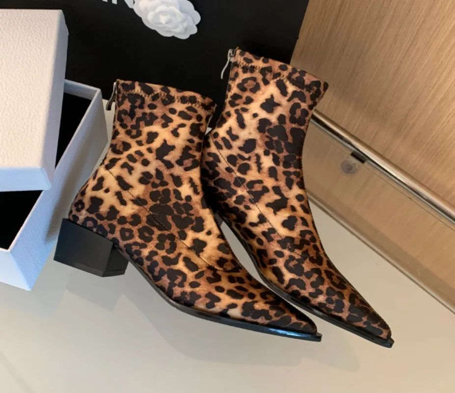 

Модные женские ботильоны с острым носком на молнии и туфли на низком каблуке, женская обувь с леопардовым принтом, женские эластичные современные ботинки