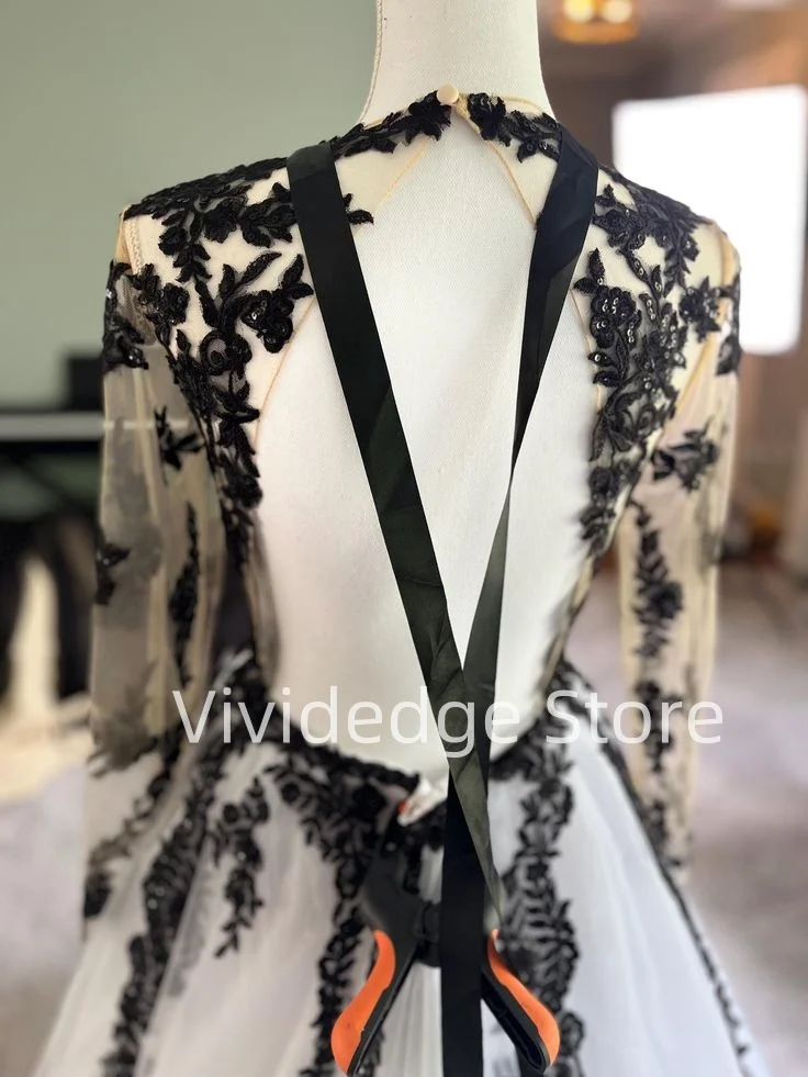 Customized  Black and White Wedding Dress  Open Back  Medieval Wedding Dress Gothic Wedding Dress vestido de novia boda civil