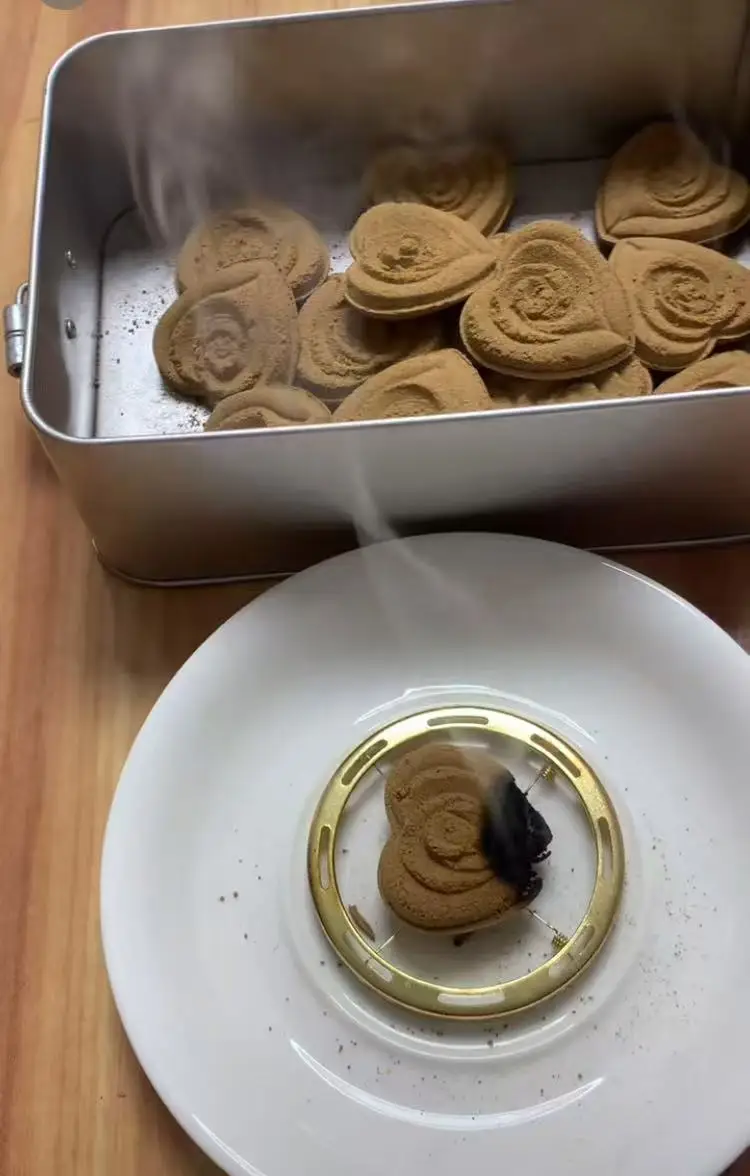 قلب الورد شكل العود الطبيعي البخور 100% اليدوية رائحة العود الجيدة هدية عيد ميلاد هدية عيد الحب هدية الزفاف هدية عيد